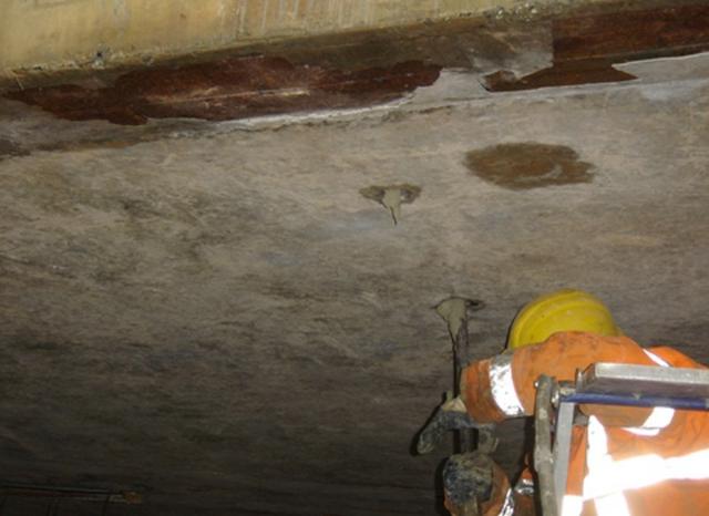 PAGEL V14 podmazávacie a kotviace plastmalty